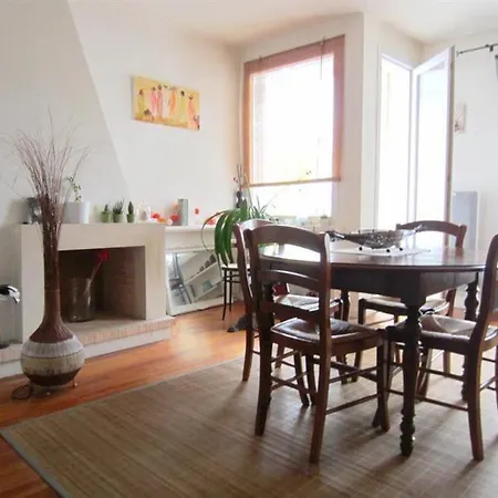 Centre Ville : Spacieux Et Confortable - A Deux Pas Du Centre Et Du Port